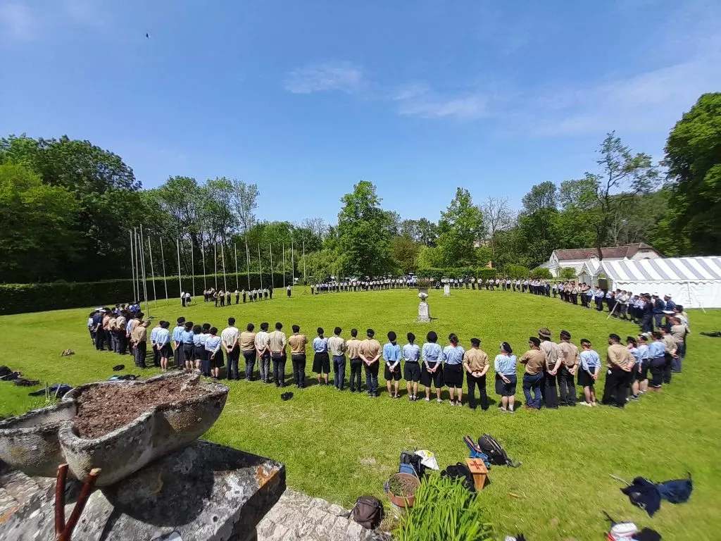 Scouts d'Europe en cérémonie